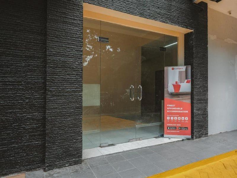 Reddoorz Plus Near Plaza Blok M Jakarta Exteriör bild