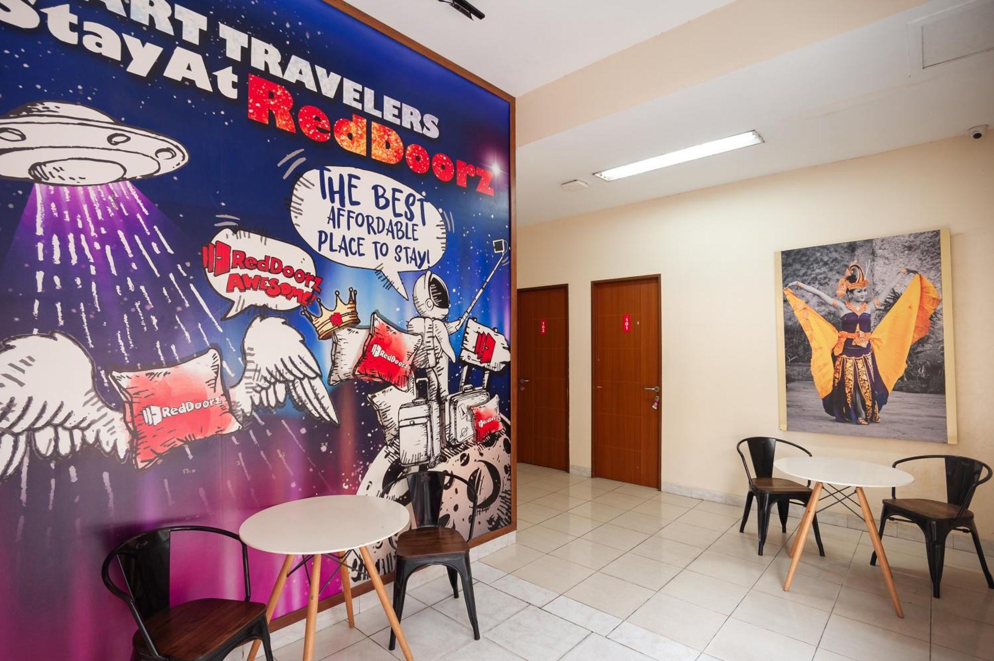 Reddoorz Plus Near Plaza Blok M Jakarta Exteriör bild