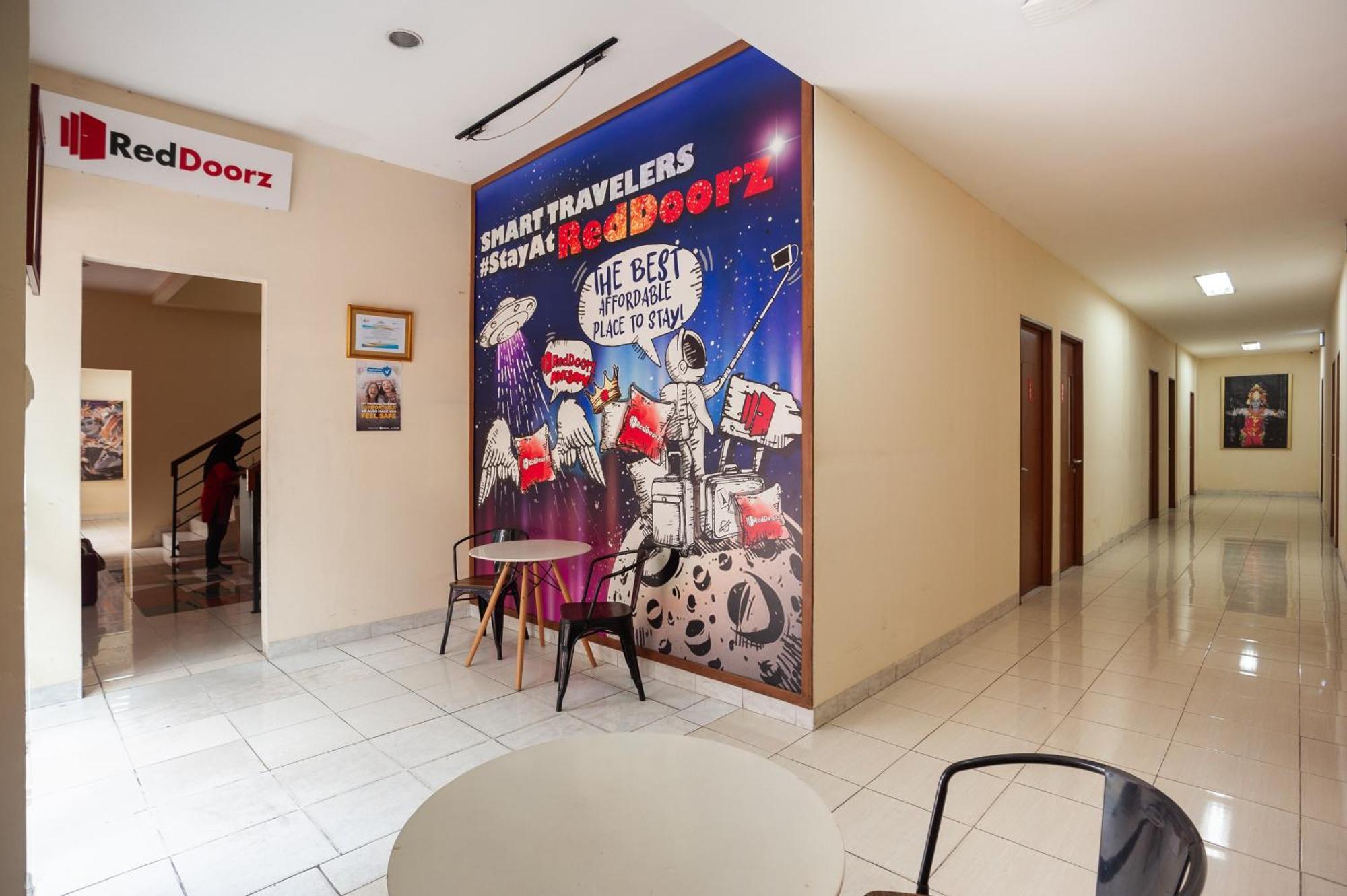 Reddoorz Plus Near Plaza Blok M Jakarta Exteriör bild