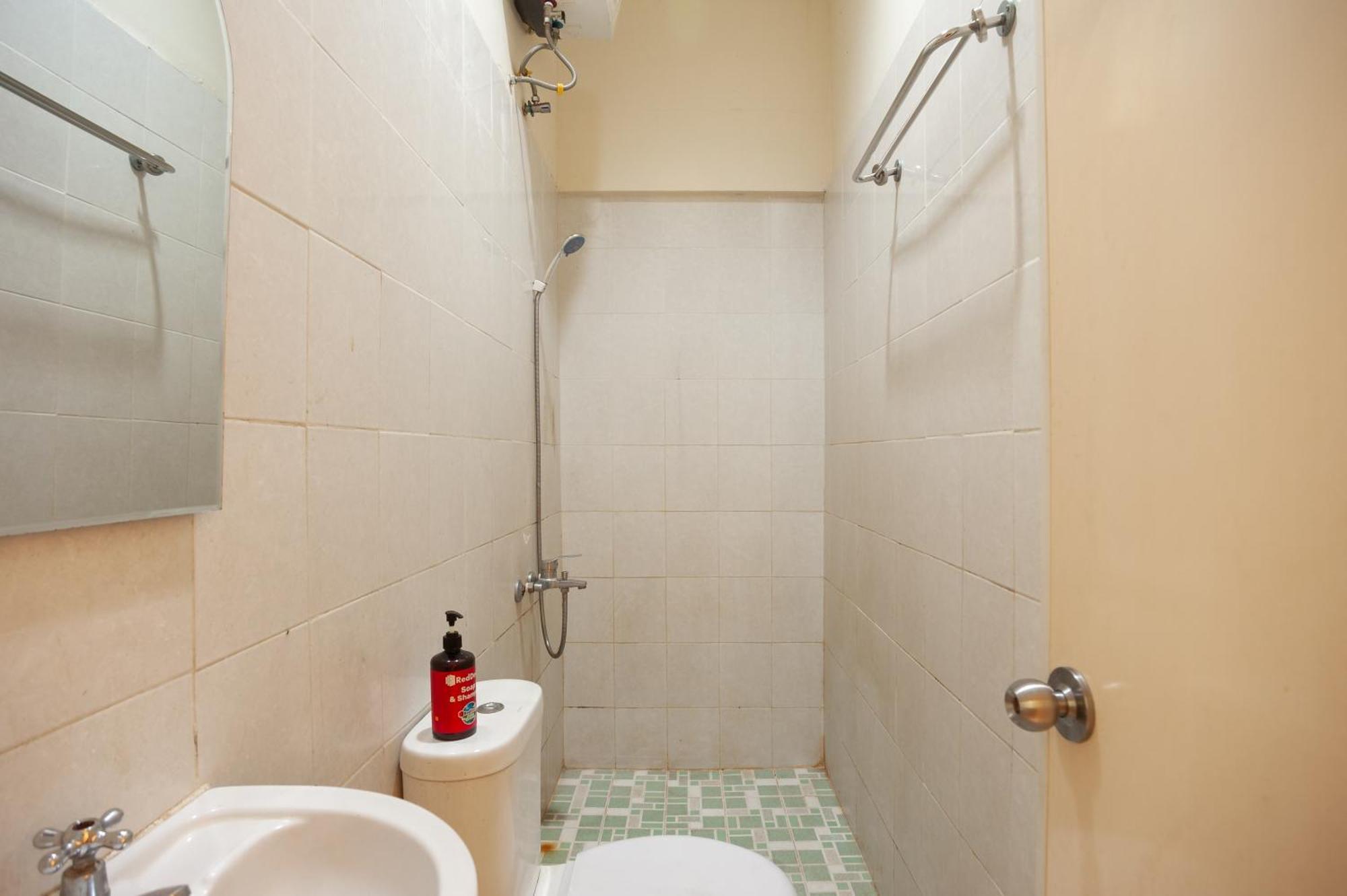 Reddoorz Plus Near Plaza Blok M Jakarta Exteriör bild