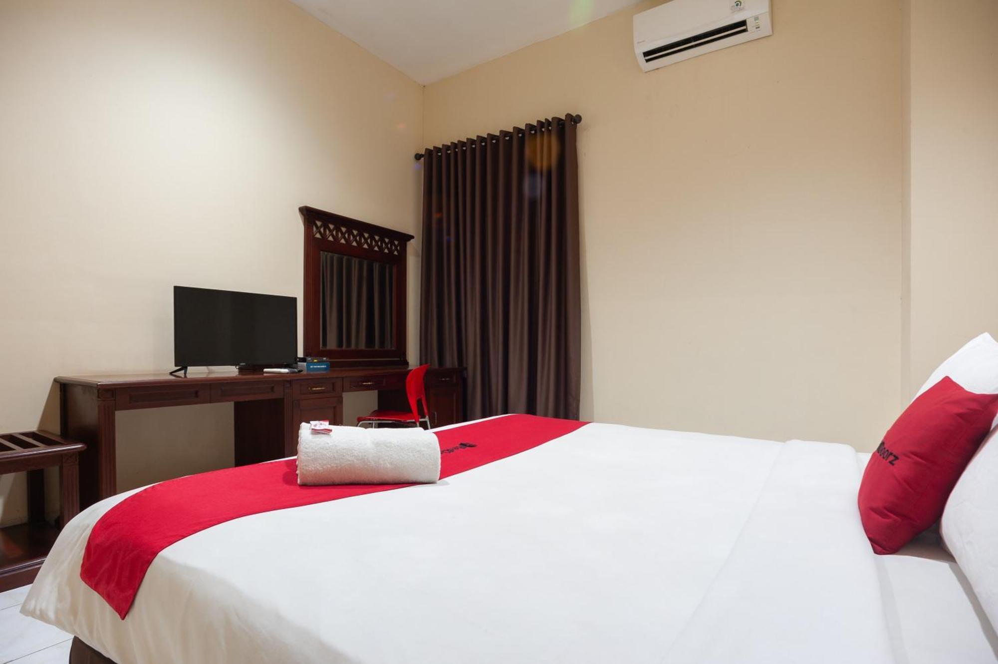 Reddoorz Plus Near Plaza Blok M Jakarta Exteriör bild